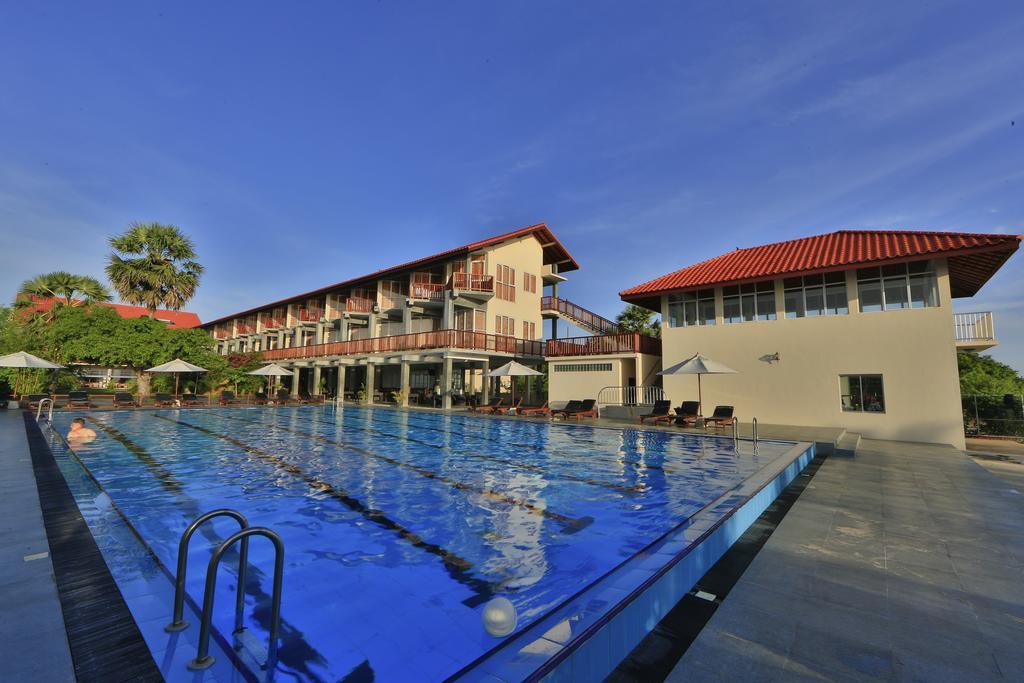 Marina Beach Passikudah Exterior photo