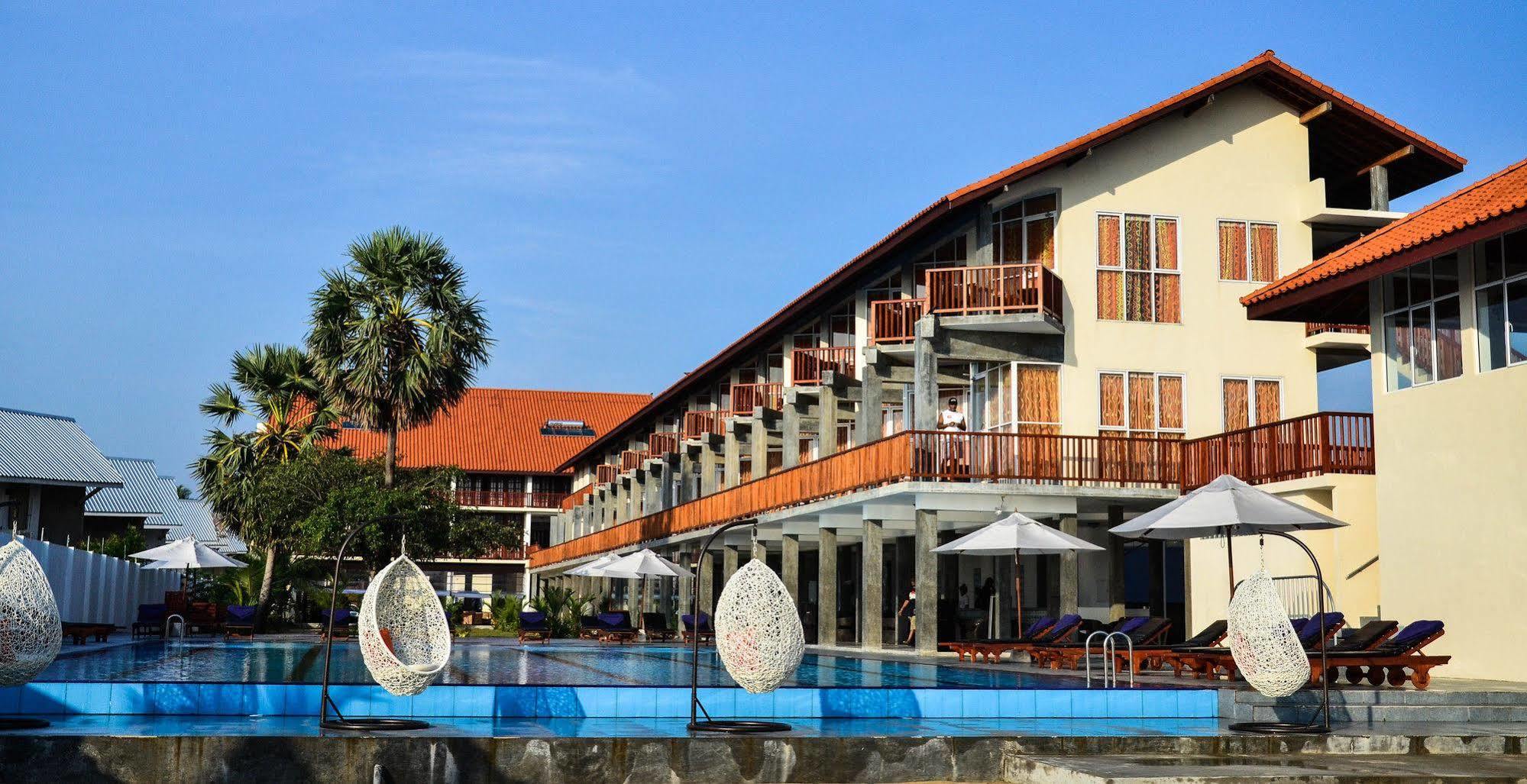 Marina Beach Passikudah Exterior photo